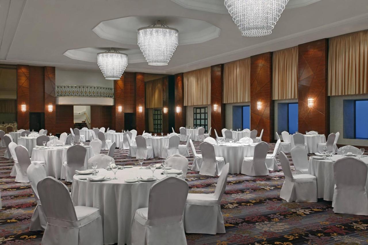 Le Meridien Jeddah Exterior foto The Grand Ballroom