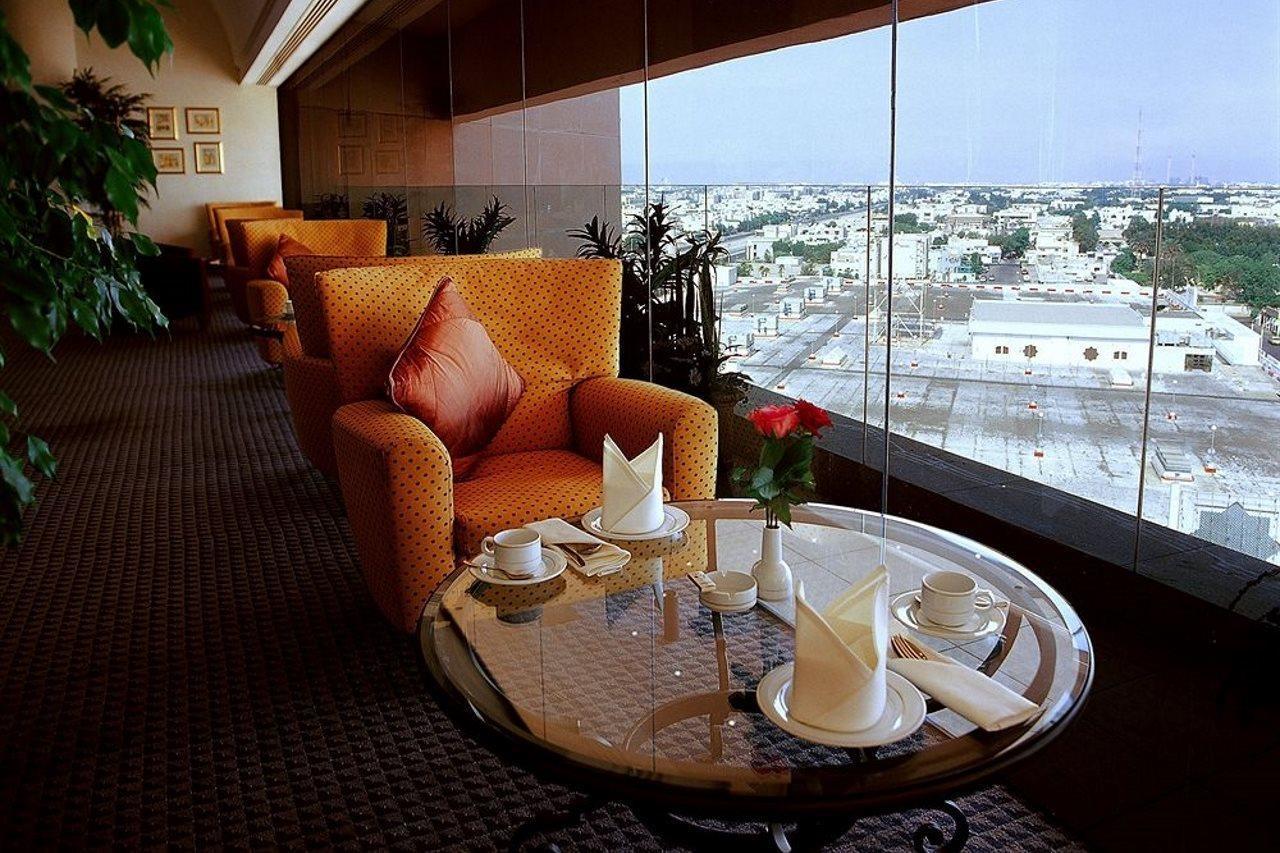Le Meridien Jeddah Restaurant foto The lounge at the airport
